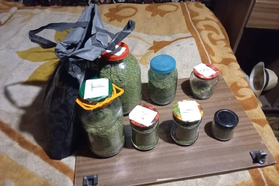В Лутугинском районе изъят килограмм наркотических веществ. Фото - МВД ЛНР