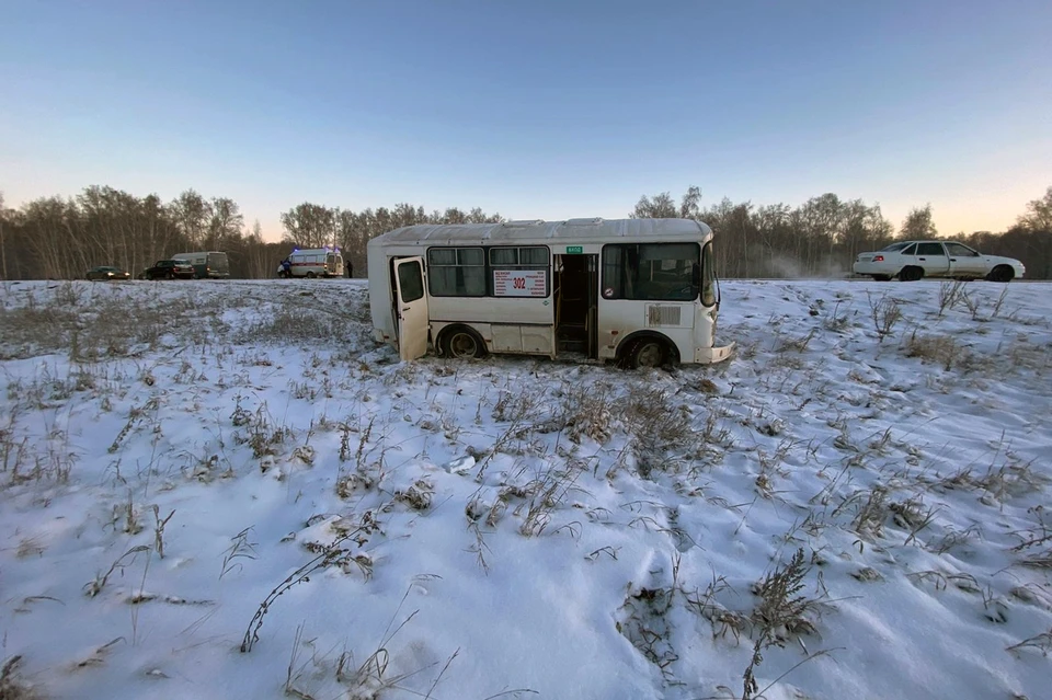 (ФОТО) Ночное ДТП в Вулканештах: столкнулись микроавтобус и BMW