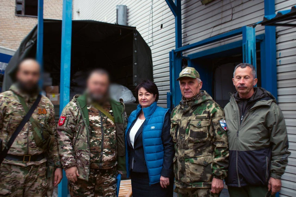 В состав гуманитарного груза вошло термобелье, одеяла, продукты. Фото: Галина Данильченко