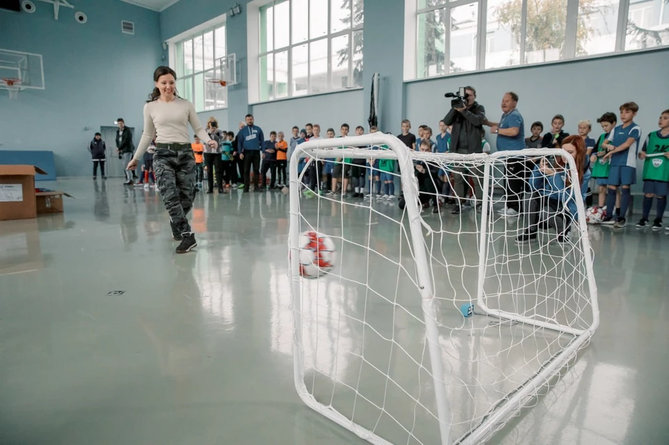 В приморском городе открыли школу футбола. Фото: Администрация Мариуполя