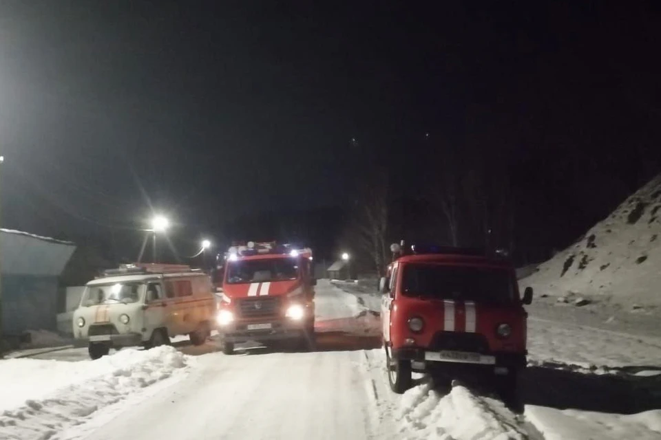 Туристов эвакуировали уже поздним вечером. Фото: ГУ МЧС по Челябинской области