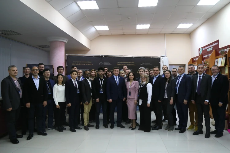 «Евразийские ворота»: в Костанайском филиале ЧелГУ открыли новые пути сотрудничества двух стран