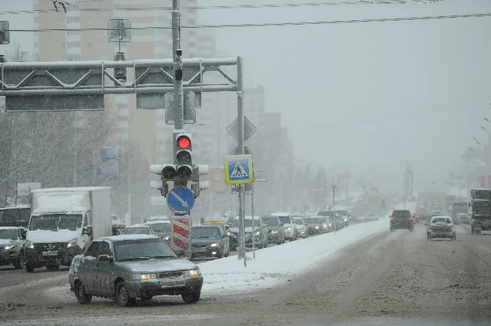 В Ярославле утром 27 ноября на дорогах образовались десятибалльные пробки