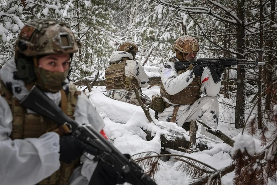 Российские подразделения улучшают положение по переднему краю слаженными действиями. Фото: Минобороны РФ
