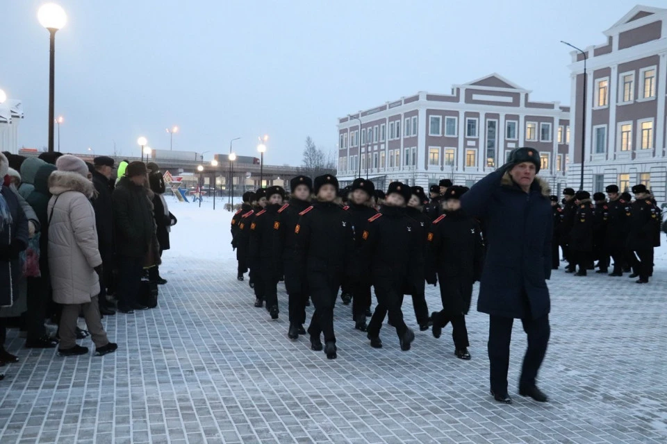 Завершилось мероприятие прохождением торжественного марша. Фото: tvsvu.mil.ru