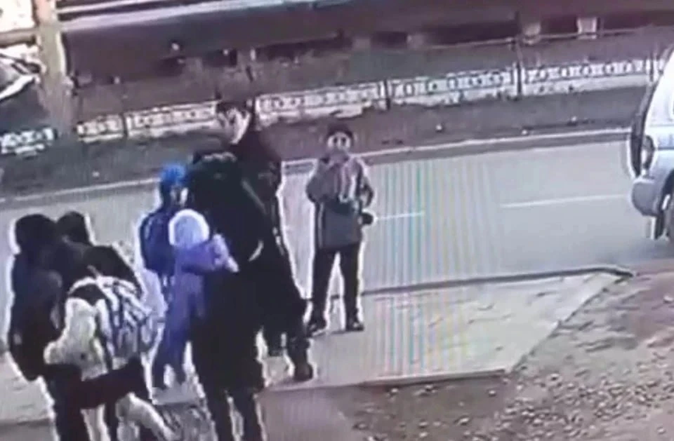 Полицейский получил лишь строгий выговор за нападение на ребенка. Фото: скриншот видео 14News