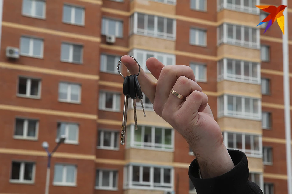 В Мурманской области задержали троих аферистов, которые обманом завладели квартирами шести северян.