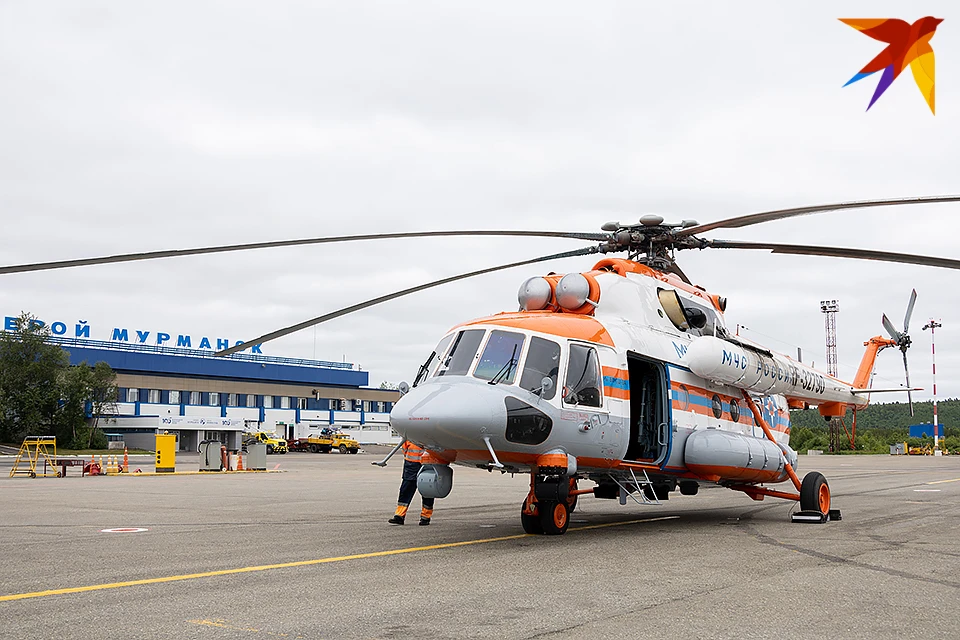 Уже в июле Ми-8 совершил свой первый рабочий вылет - помог оперативно спасти туриста, который пострадал в Хибинах.
