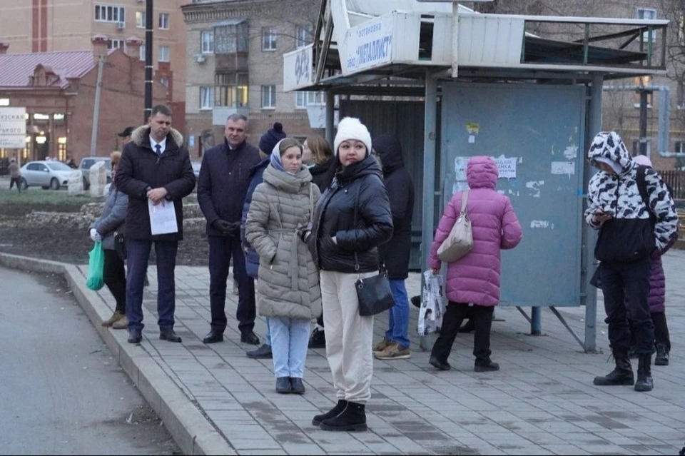 Первый замглавы Оренбурга Алексей Кудинов и начальник управления пассажирского транспорта Игорь Тейковцев проехались по маршрутам, на которые чаще всего жалуются жители