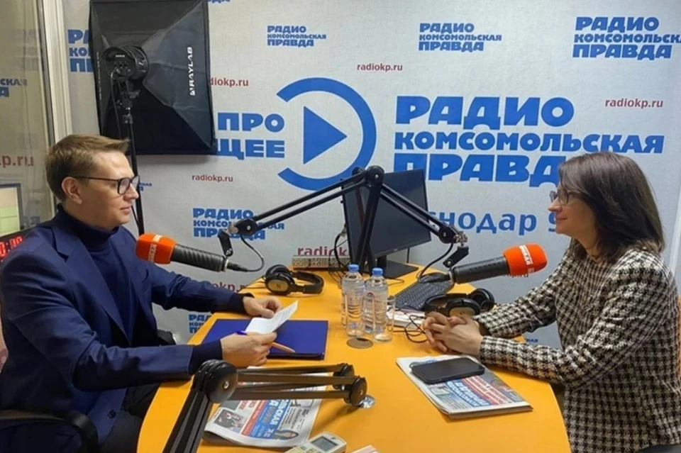 Дмитрий Михеев и Галина Жукова в студии радио КП-Краснодар