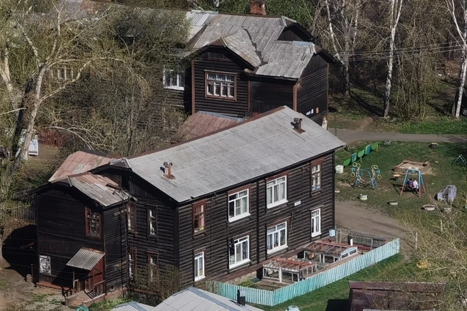В их квартире из-за постоянной сырости и плесени разрушился потолок в детской комнате