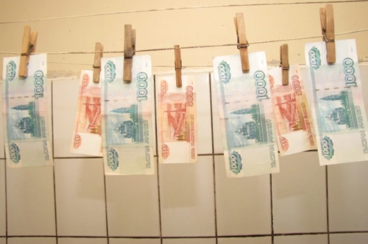 52 миллиона рублей требуют с кировских коррупционеров