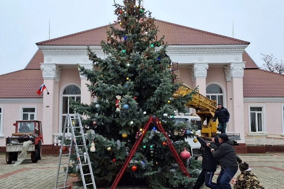 Памятник новому году