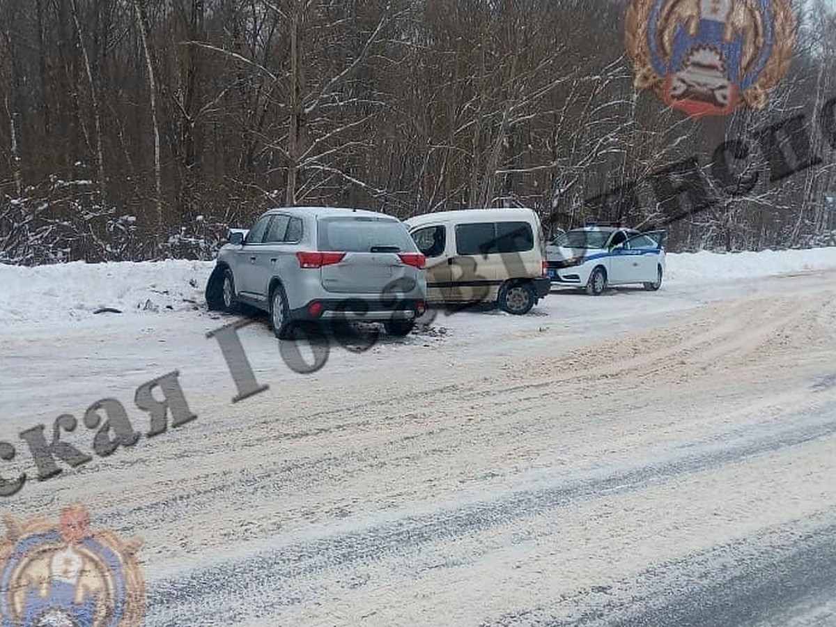 Водителя автомобиля Peugeot госпитализировали в больницу после ДТП в  Заокском районе - KP.RU