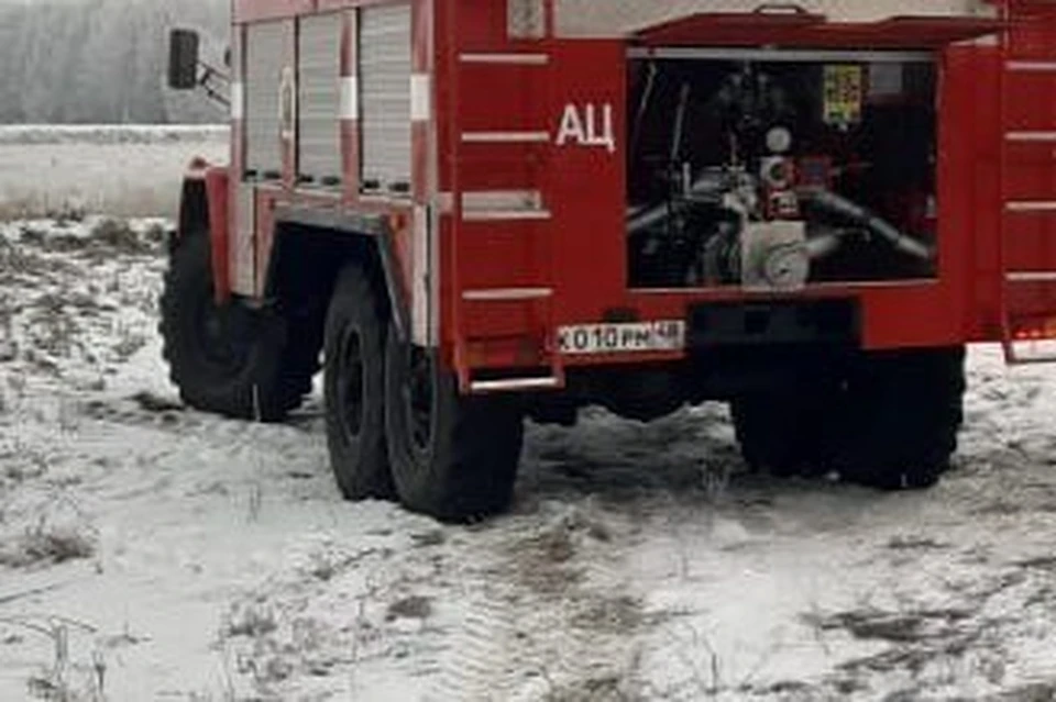 Женщина погибла во время пожара в садовом домике в Липецке -KPRU