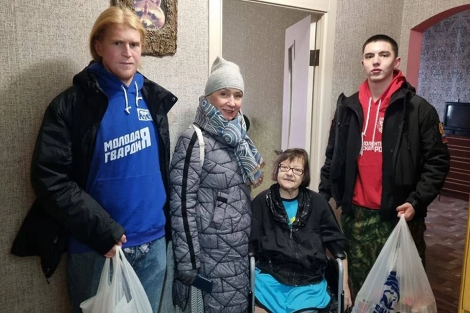 Маломобильным жителям Энергодара передали гуманитарную помощь. Фото - "Единая Россия" Запорожской области