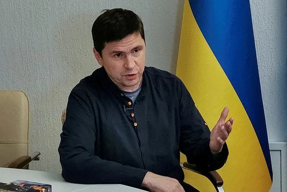 Подоляк: не все украинские чиновники перешли на военные рельсы