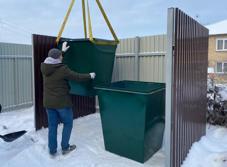 Новые мусорные баки устанавливают на улицах Скопина.