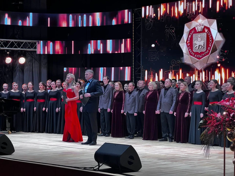 Сцена Большого зала филармонии стала намного больше.