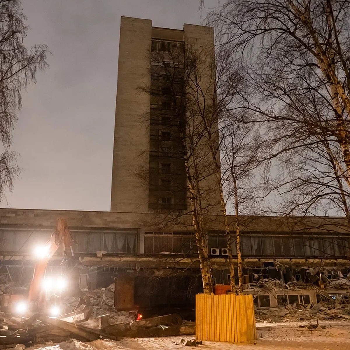 Как Ленинградский дворец молодежи признали архитектурной «белой вороной»  Петроградки и отправили под снос - KP.RU