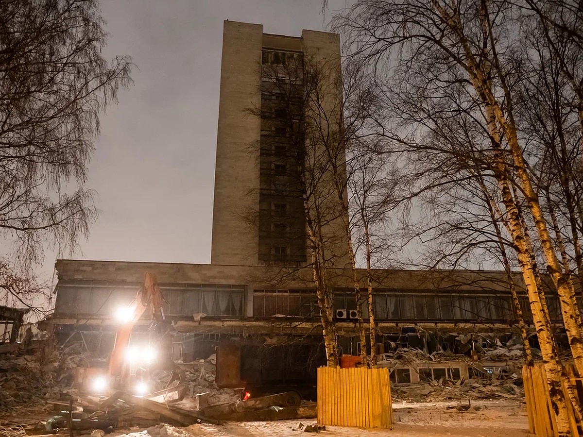 Как Ленинградский дворец молодежи признали архитектурной «белой вороной»  Петроградки и отправили под снос - KP.RU