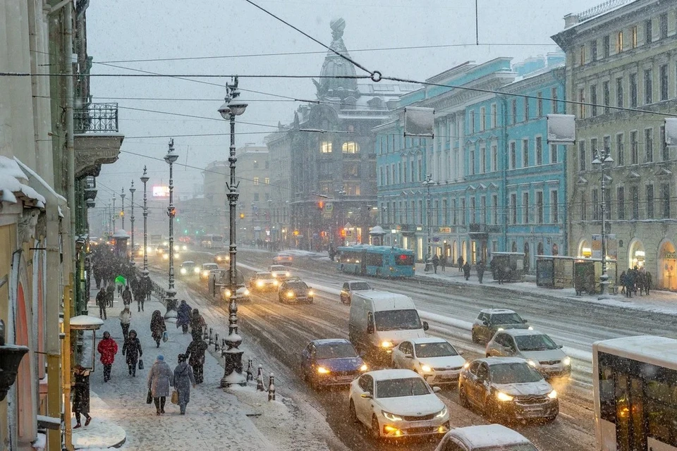 Движение по 29 участкам дорог в центре Петербурга закроют с 31 декабря по 1 января.