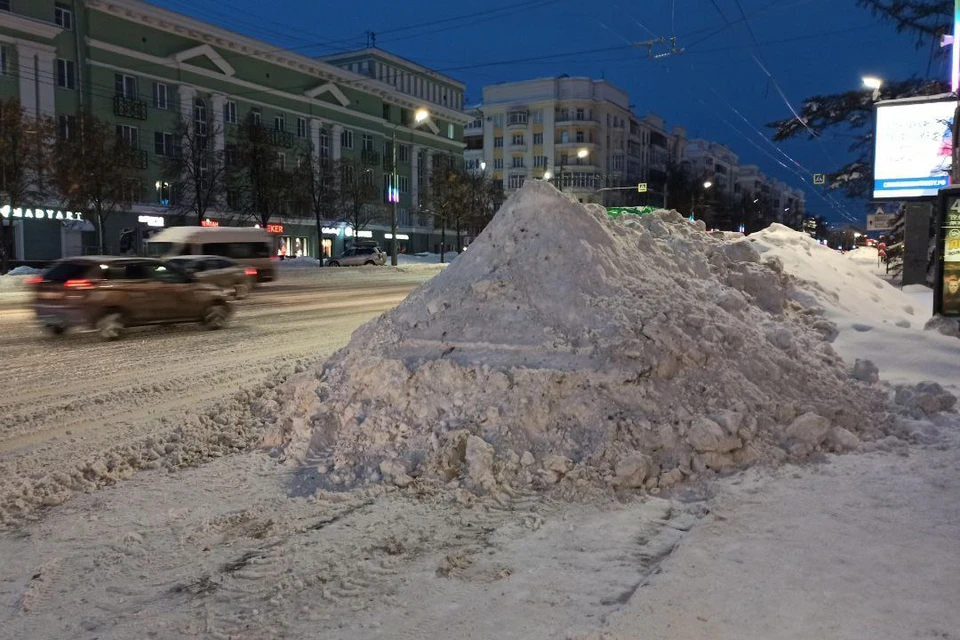 Накануне снег не прекращался весь день