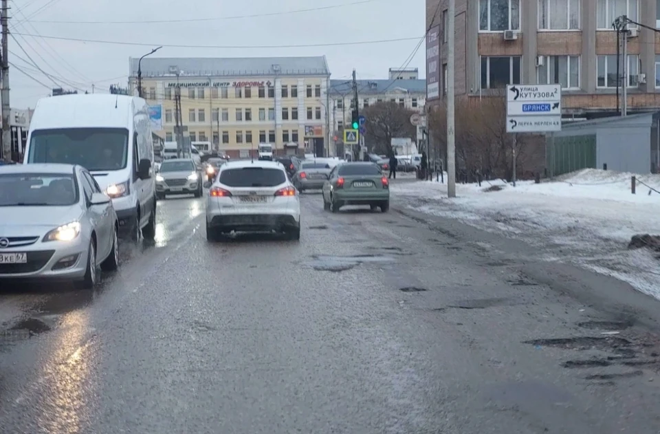 Улицу Кашена в Смоленске отремонтируют при благоприятных погодных условиях. Фото: «Инцидент Смоленск» ВКонтакте.