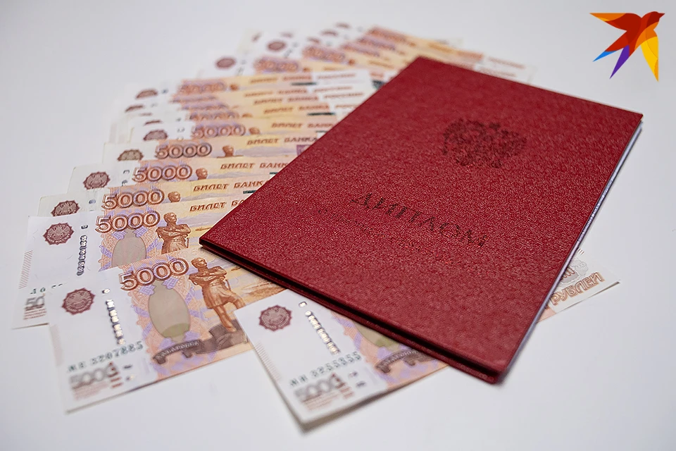 Суд вынес приговор 48-летнему жителю Мончегорска, который 12 лет работал педагогом по поддельному диплому.