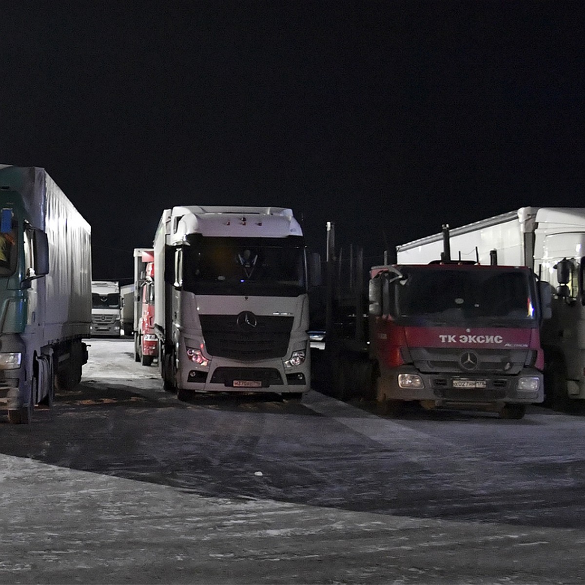 В Пермском крае ограничили движение большегрузов на трассе Пермь-Екатеринбург  - KP.RU