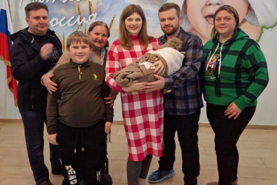 Мальчик-богатырь весом более 5 килограммов родился в Сибири. Фото: Минздрав Алтайский край.