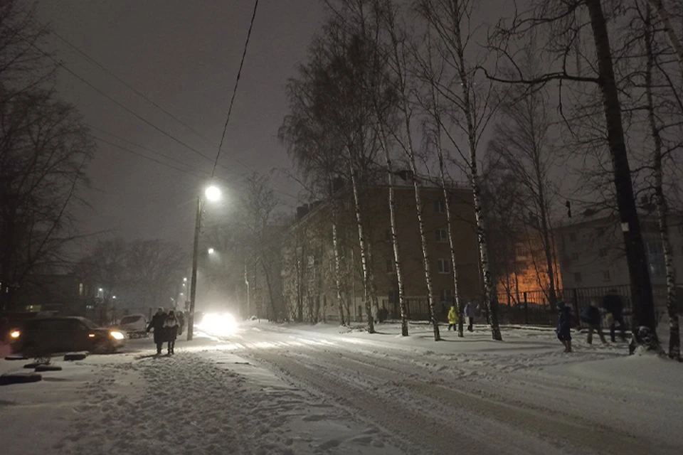В Твери из-за снегопада ухудшилась дорожная обстановка