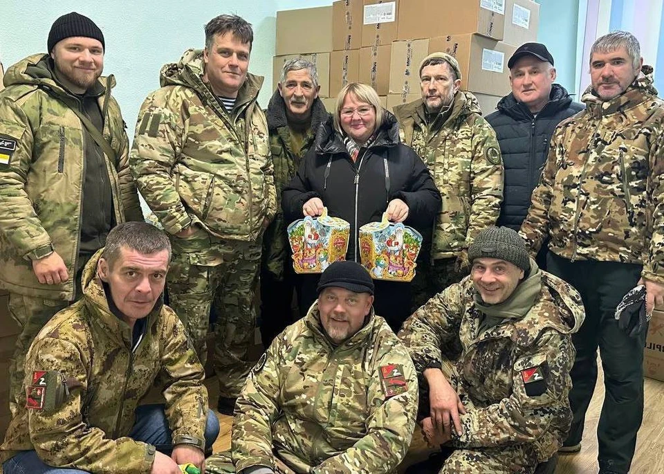 Команда президента вручила подарки детям из Молочанска Запорожской области. ФОТО: Алексей Лысов