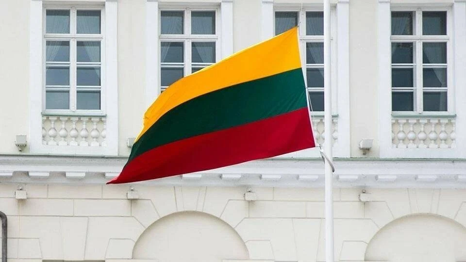 Мэр Вильнюса сравнил русские школы Литвы с закрытыми гетто с плакатами Путина