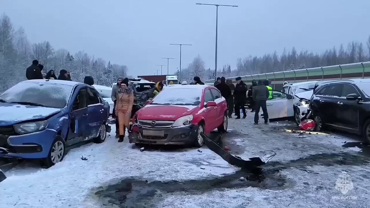 Дедушка на Chery не просто так влетел в отбойник»: Выживший в ДТП на М-11  снял первые секунды аварии, опровергающие прошлые версии трагедии - KP.RU