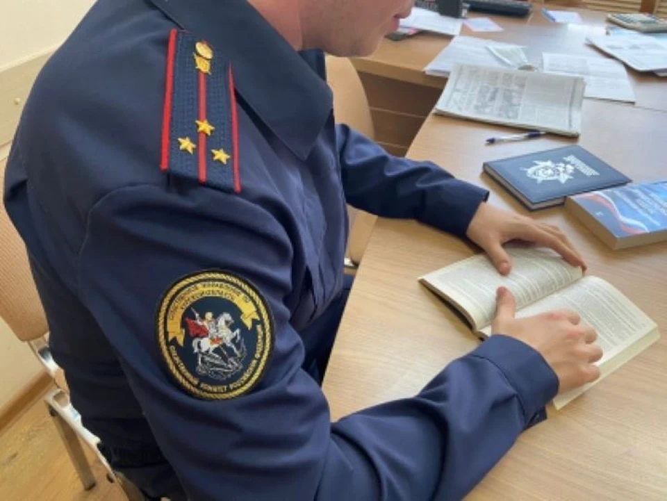 По предварительным данным, девушка провалилась в технологическое отверстие