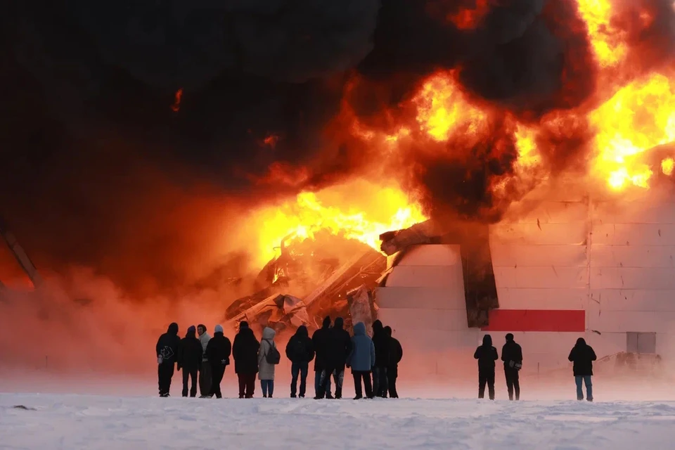 Эксперты, власти и рабочие ответили на главные вопросы о мощнейшем пожаре на складе Wildberries в Петербурге.