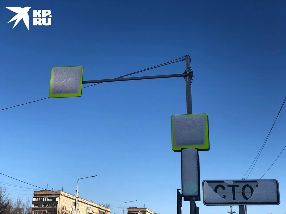 «Замело светофоры и дорожные знаки»: на Красноярск обрушилась метель
