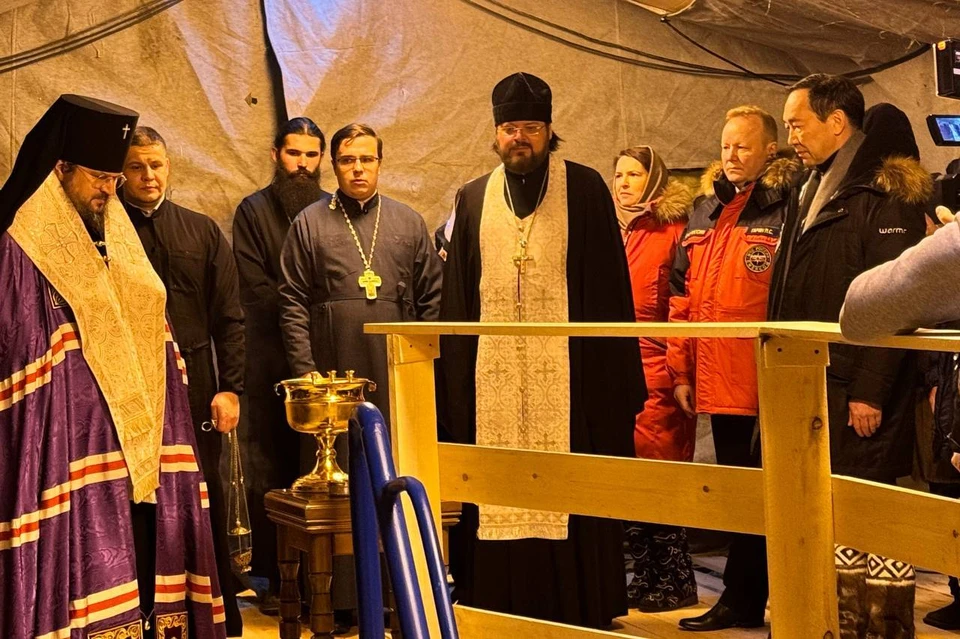 Традицию крещенских купаний основал владыка Зосима еще в 2006 году