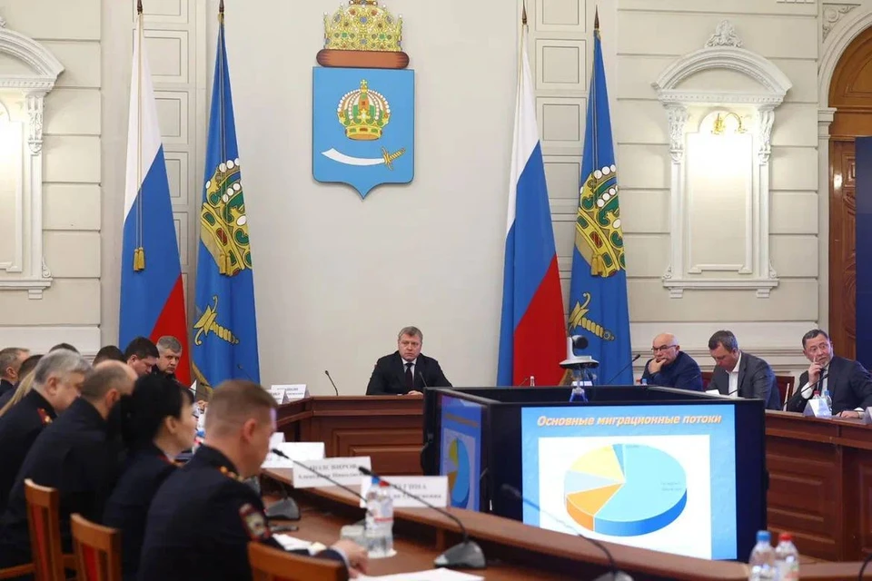 В Астрахани прошло первое заседание по вопросам соблюдения миграционного законодательства Фото: пресс-служба губернатора Астраханской области