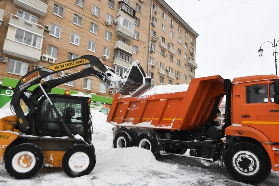 В уборке снега задействовано 626 единиц спецтехники.