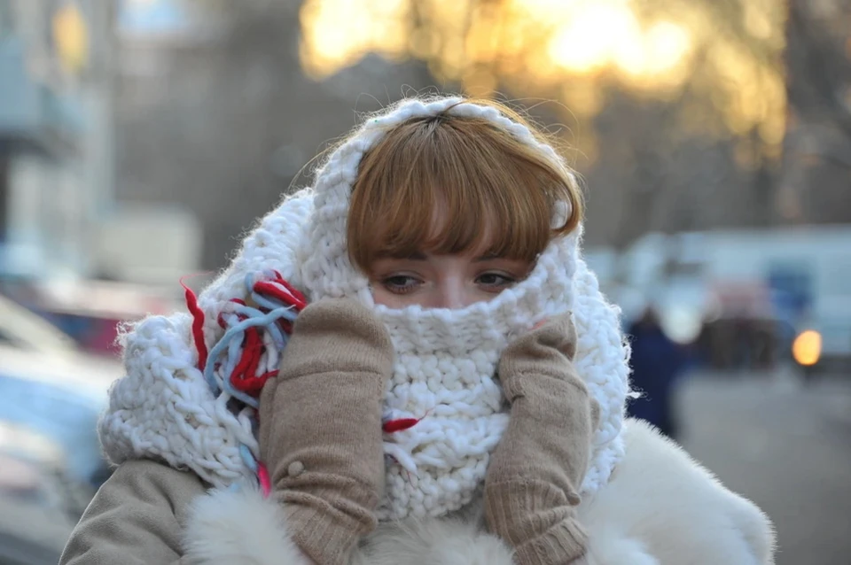 однажды в летний день погожий упал на улице прохожий. пусть будет здоровье хорошим любой день погожим жилище уютным. ты позволь себе помечтать и мечту нарисуй красиво. текст песни школьный корабль текст. этим погожим днем мне предстоял.