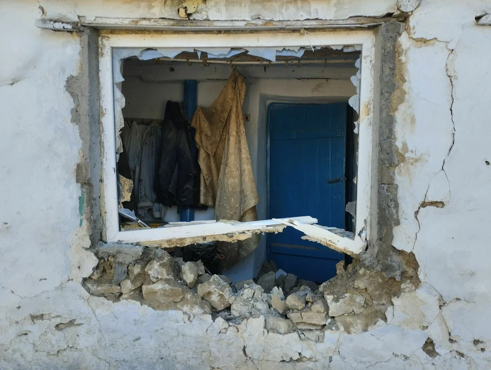 Боевики обстреливают дома мирных жителей ФОТО: Администрация Горностаевского округа