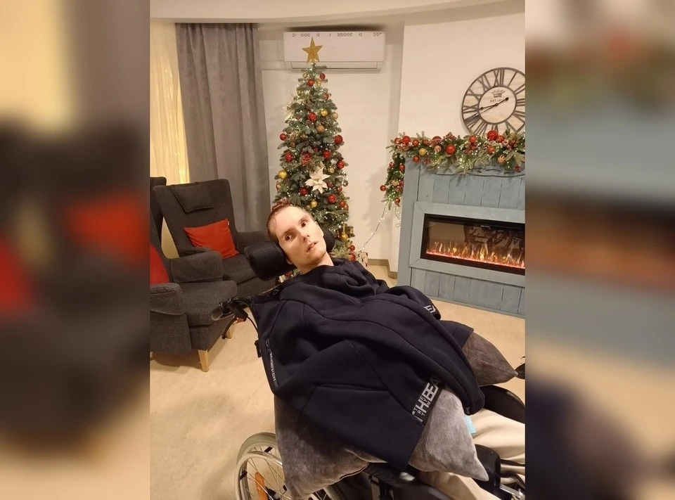 Пострадавший в ДТП воркутинец Степан Сонин учится держать голову и умываться. Фото: группа в ВК «Помощь Степану Сонину».