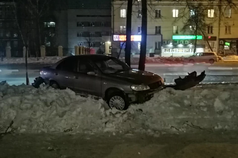 Девочку увезли в больницу. Фото: ГИБДД по Новосибирску