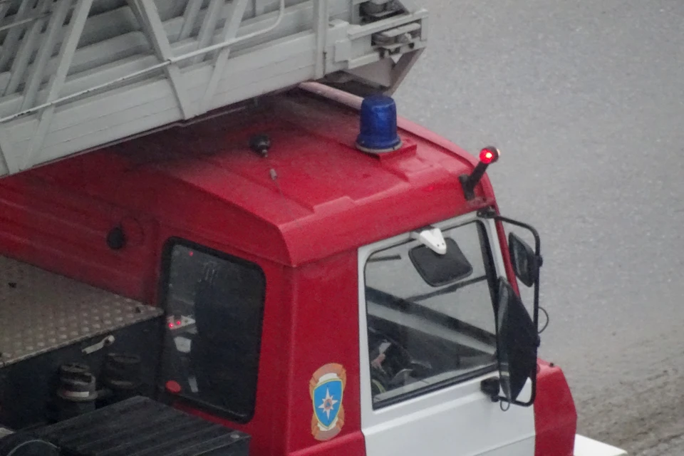 Из горящего пятиэтажного дома под Липецком эвакуировали 4 человек, погиб мужчина