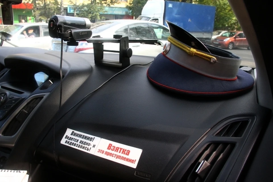 В прошедшем году в Ульяновской области зарегистрировали 61 факт покушения на дачу взятки сотрудникам ГИБДД. Фото архив КП