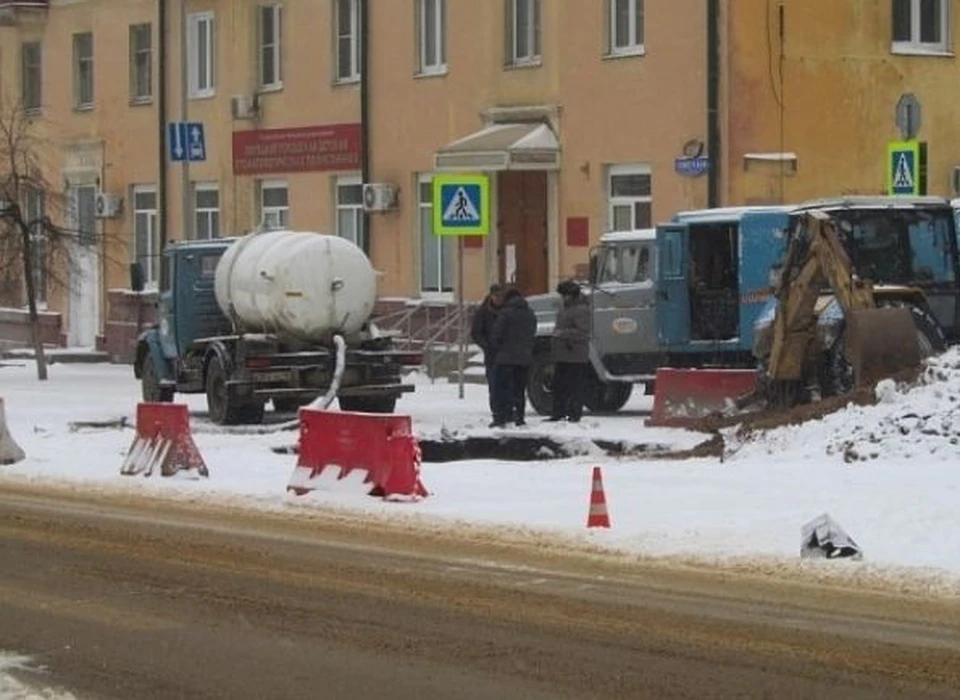 Ограничение связано с ремонтом ливневой канализации.