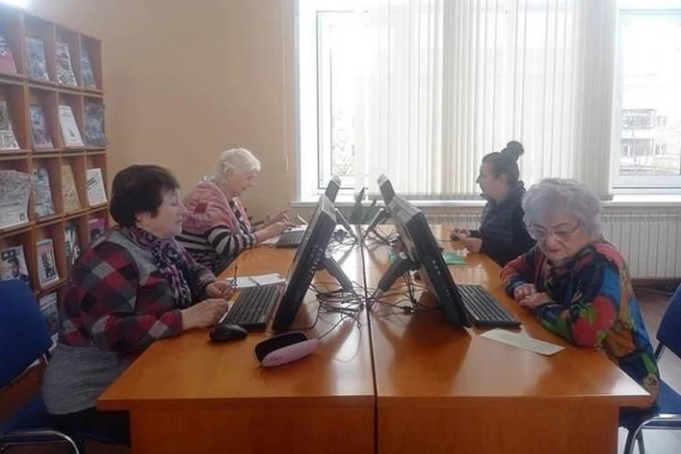 В Рыбинске пожилых людей обучают финансовой и компьютерной грамотности, приобщают к спорту и творчеству.