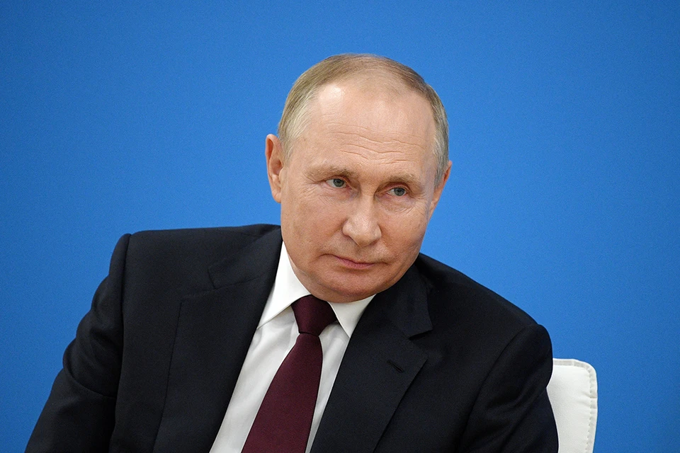 Путин заявил о необходимости отодвинуть демилитаризованную линию на Украине для обеспечения безопасности мирных населенных пунктов.